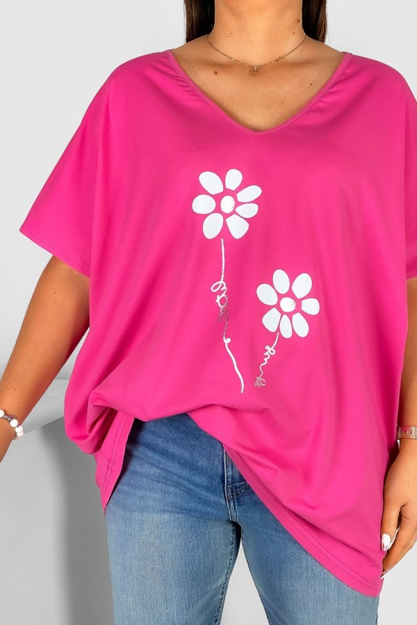 Bluzka damska T-shirt plus size w kolorze różowym nadruk srebrno białe kwiatki 1