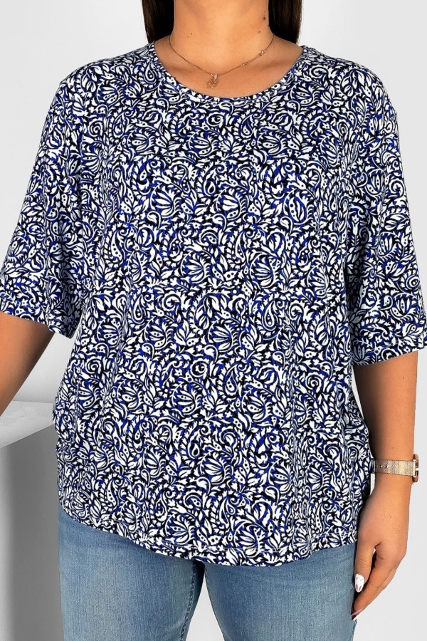 Bluzka damska T-shirt plus size w kolorze czarnym wzór niebiesko biały folk Blanca