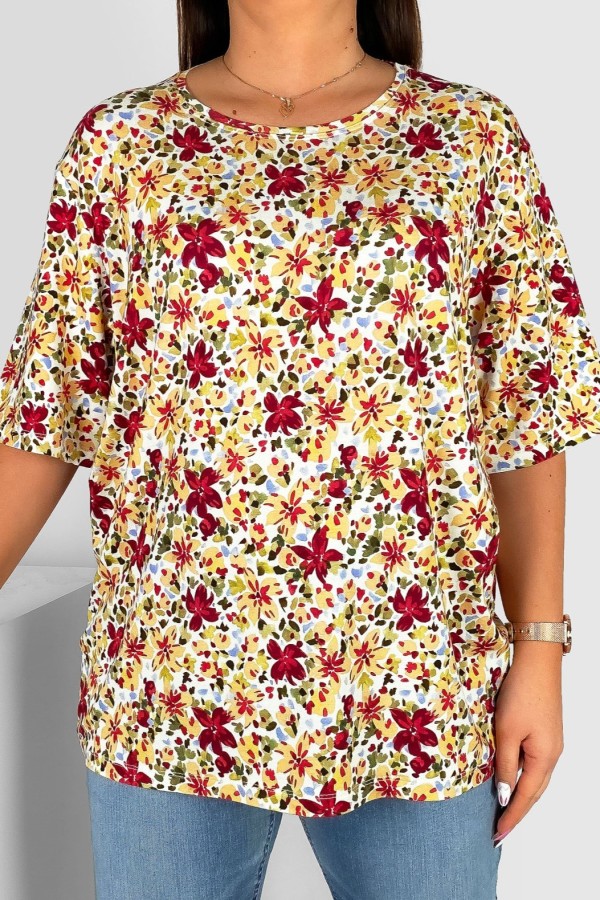 Bluzka damska T-shirt plus size w kolorze ecru wzór żółto czerwone kwiatki Blanca