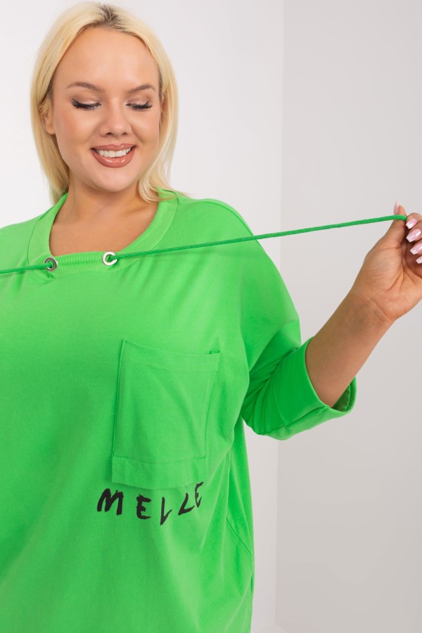 Lekka bluza damska plus size w kolorze jasnozielonym kieszeń dłuższy tył Ami 4