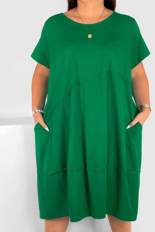 Bawełniana duża sukienka w kolorze zielonym z kieszeniami przeszycia skos Anitta 1