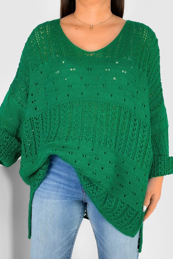Duży ażurowy sweter damski oversize w kolorze zielonym rozcięcie dłuższy tył Levi