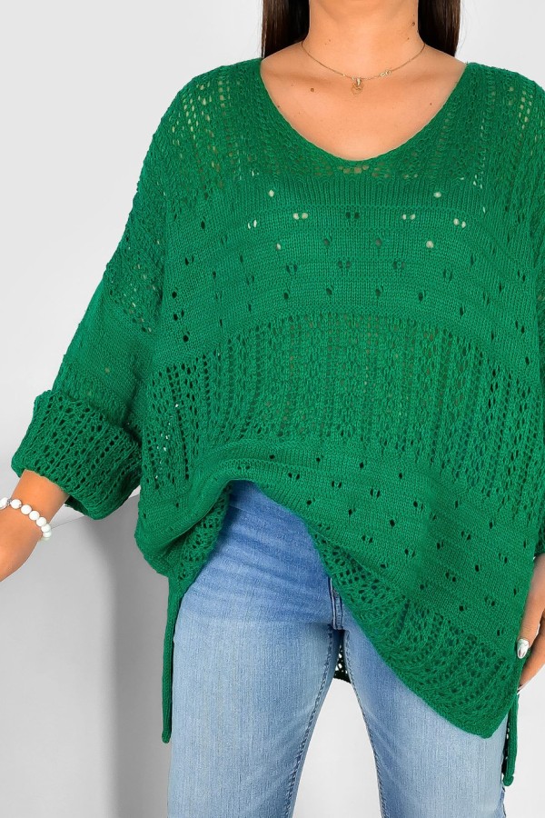 Duży ażurowy sweter damski oversize w kolorze zielonym rozcięcie dłuższy tył Levi 1