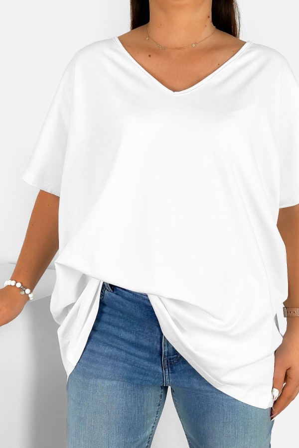 T-shirt damski plus size gładki w kolorze białym dekolt w serek V-neck FOXI 1