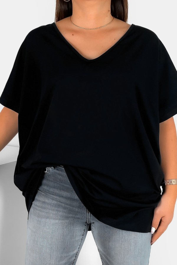 T-shirt damski plus size gładki w kolorze czarnym dekolt w serek V-neck FOXI