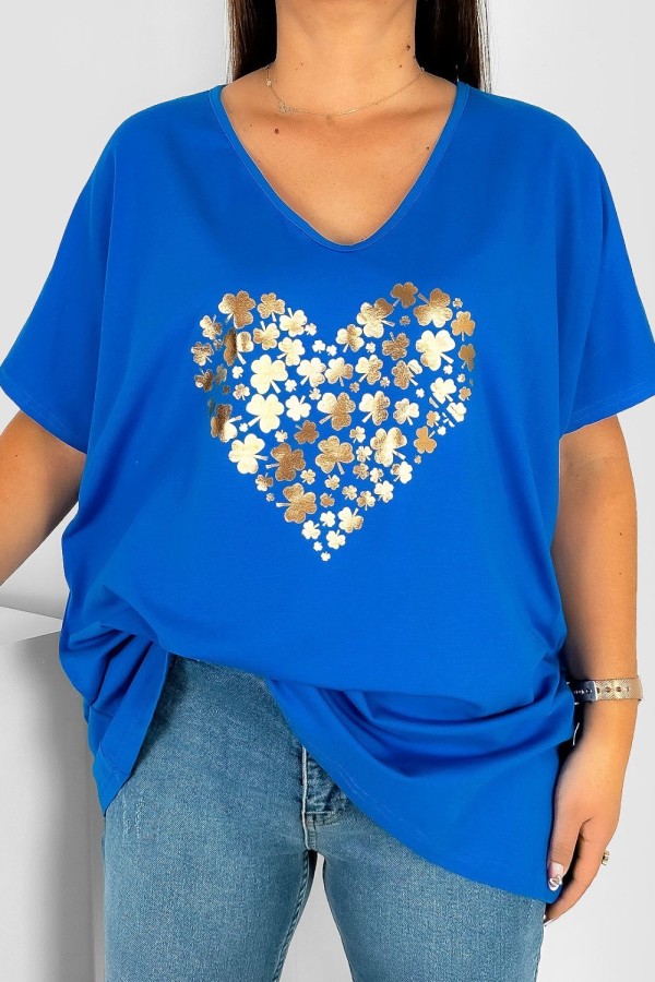 Bluzka damska T-shirt plus size w kolorze chabrowym złoty nadruk serce koniczynki 2