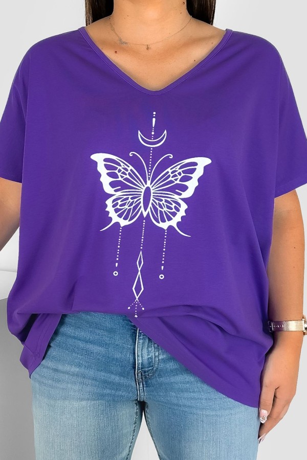 Bluzka damska T-shirt plus size w kolorze fioletowym nadruk motylek księżyc