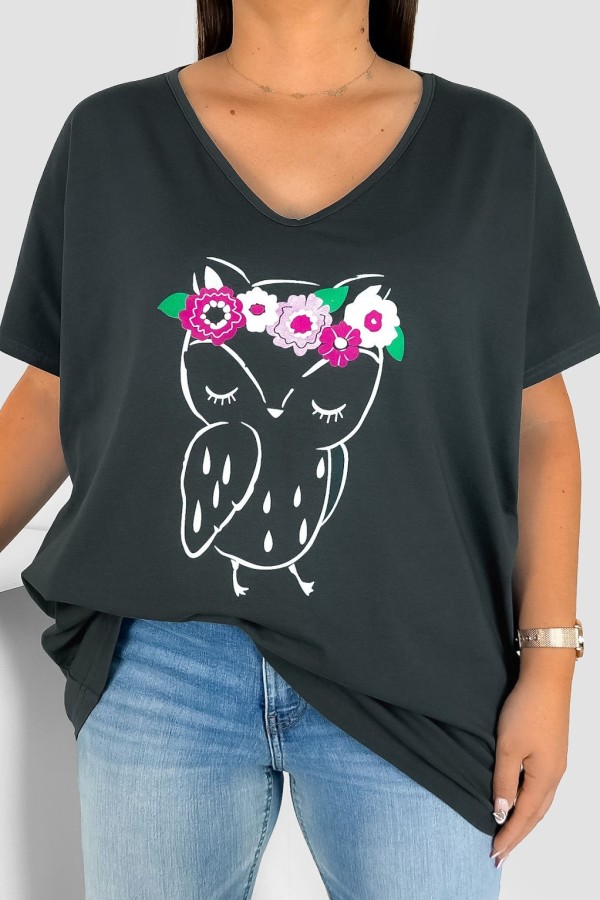 Bluzka damska T-shirt plus size w kolorze grafitowym nadruk sówka wianek 2