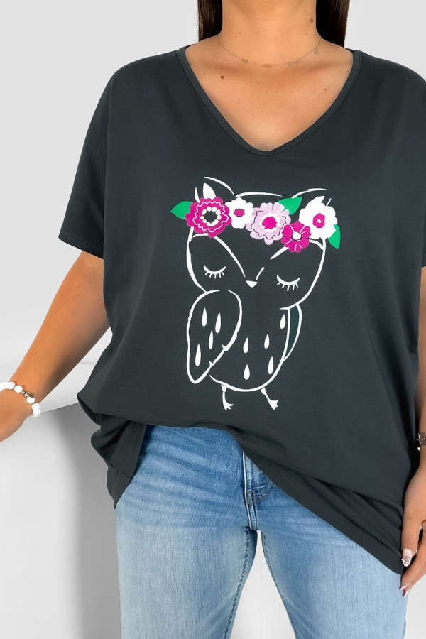 Bluzka damska T-shirt plus size w kolorze grafitowym nadruk sówka wianek 1