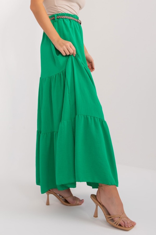 Długa spódnica z falbanami w kolorze zielonym z plecionym paskiem Anabel