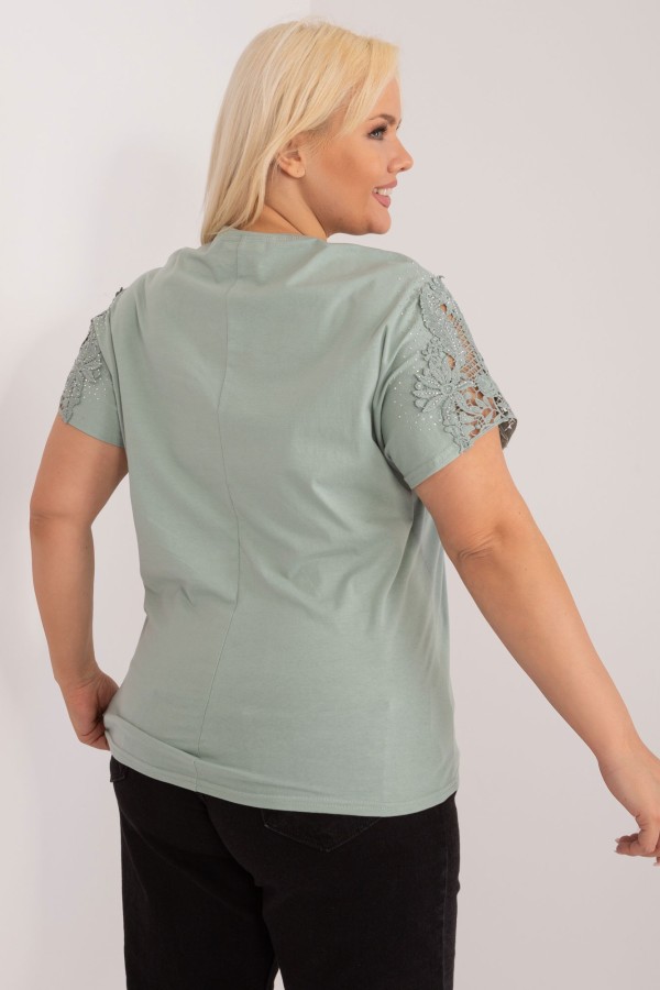 Bluzka damska plus size w kolorze pistacjowym nietoperz haftowana aplikacja na rękawach dżety 2
