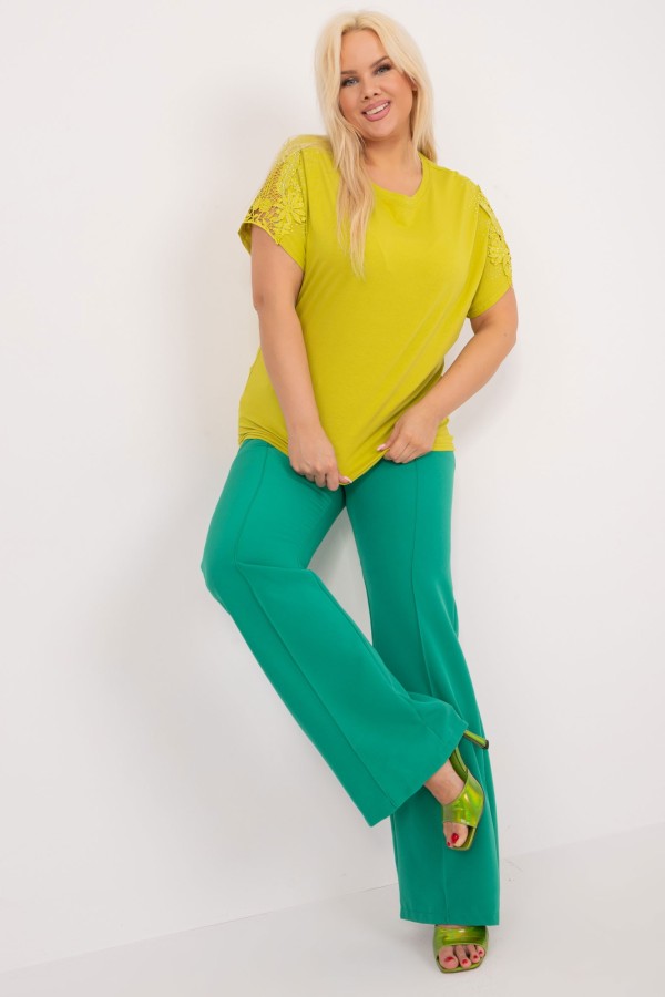 Bluzka damska plus size w kolorze limonkowym nietoperz haftowana aplikacja na rękawach dżety