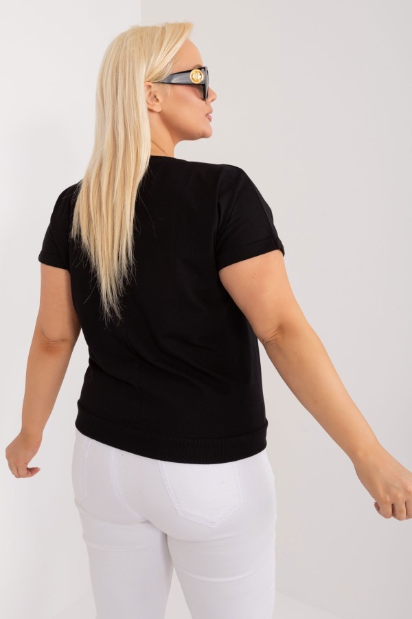 Bluzka damska t-shirt plus size w kolorze czarnym z aplikacją kwiatka cyrkonie 3
