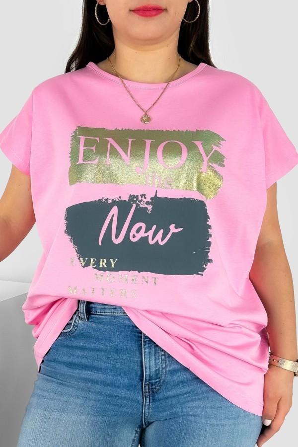 T-shirt damski plus size nietoperz w kolorze jasno różowym napisy Enjoy Meggi