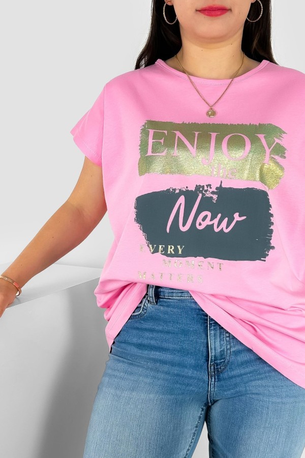 T-shirt damski plus size nietoperz w kolorze jasno różowym napisy Enjoy Meggi 1