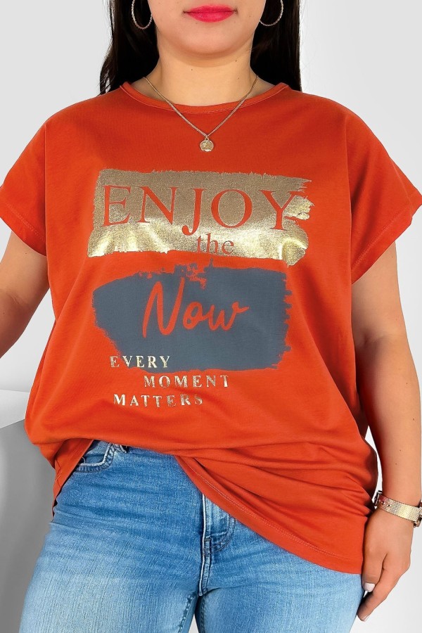 T-shirt damski plus size nietoperz w kolorze ceglastym napisy Enjoy Meggi