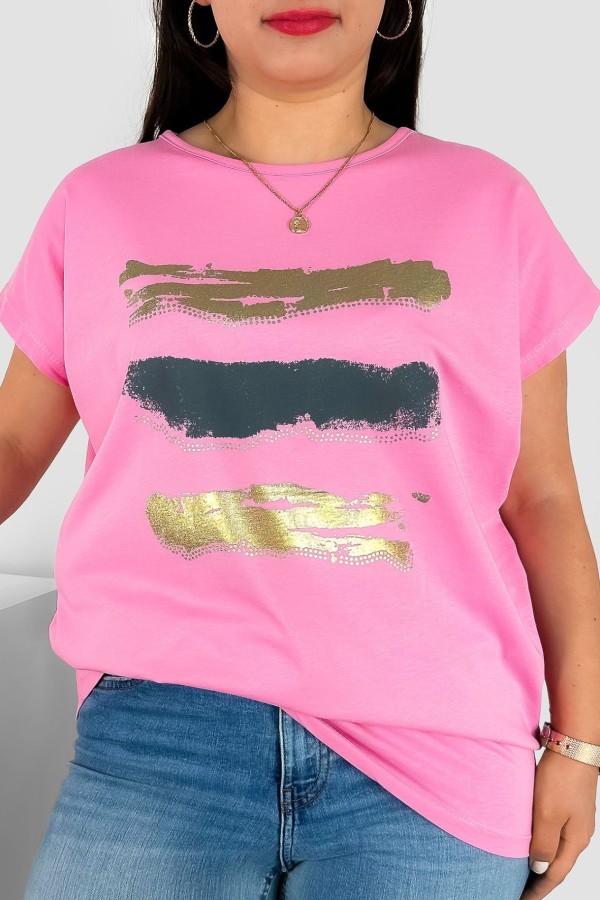 T-shirt damski plus size nietoperz w kolorze jasno różowym nadruk złoty pasy Selmi