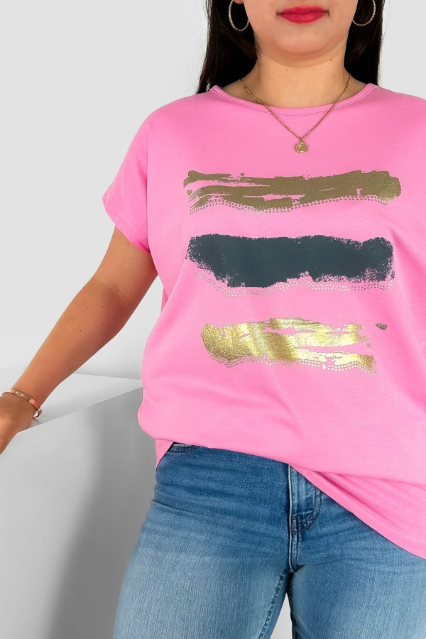 T-shirt damski plus size nietoperz w kolorze jasno różowym nadruk złoty pasy Selmi 1