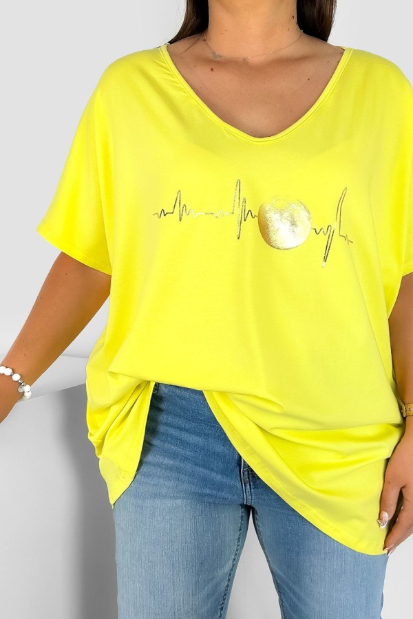 Bluzka damska T-shirt plus size w kolorze żółtym złoty nadruk linia życia księżyc 1