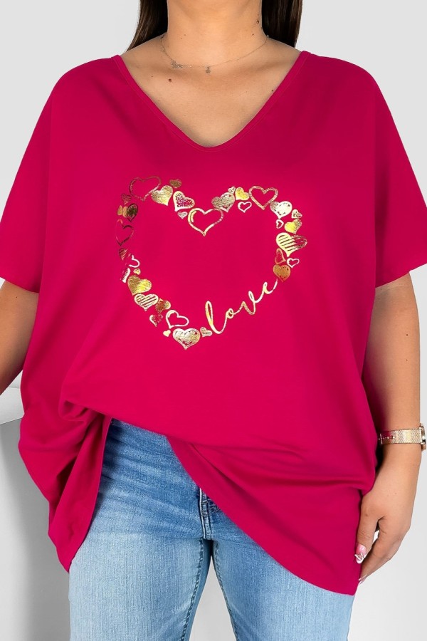 Bluzka damska T-shirt plus size w kolorze fuksji złoty nadruk serduszka hearts