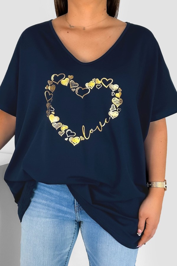 Bluzka damska T-shirt plus size w kolorze granatowym złoty nadruk serduszka hearts