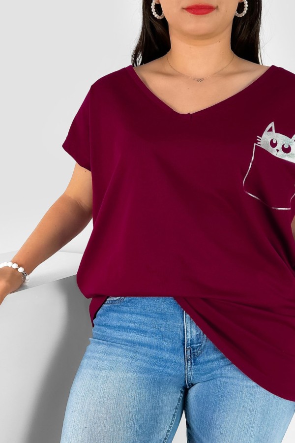 T-shirt damski plus size nietoperz dekolt w serek V-neck burgundowy kieszeń kotek 1