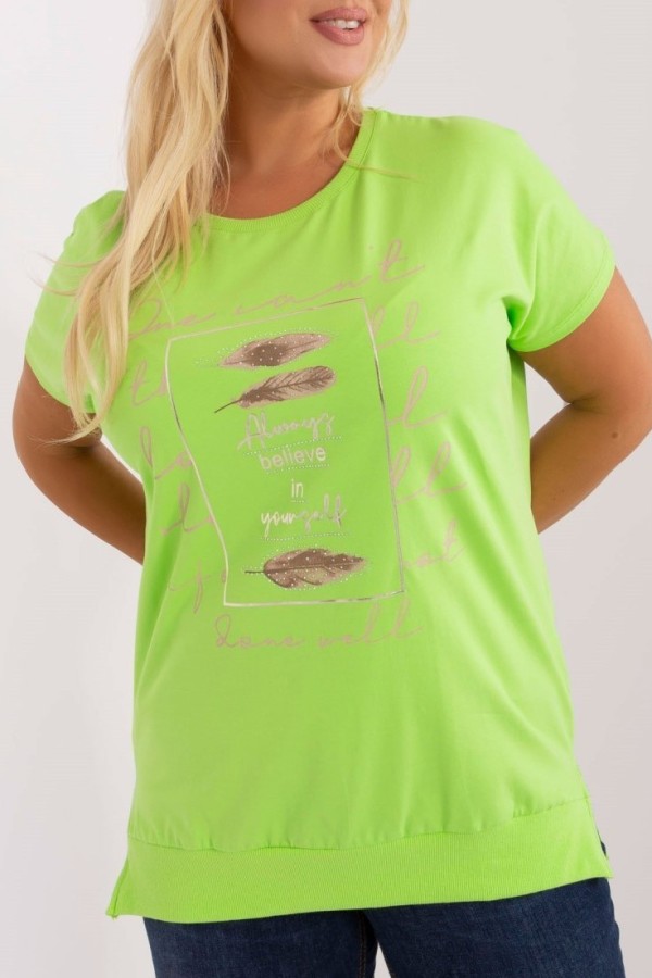 Sportowa bluzka T-shirt plus size w kolorze limonkowym krótki rękaw nadruk print pióra napis Josie