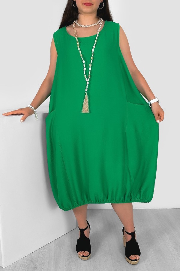 Sukienka plus size w kolorze zielonym oversize bombka z kieszeniami Lola