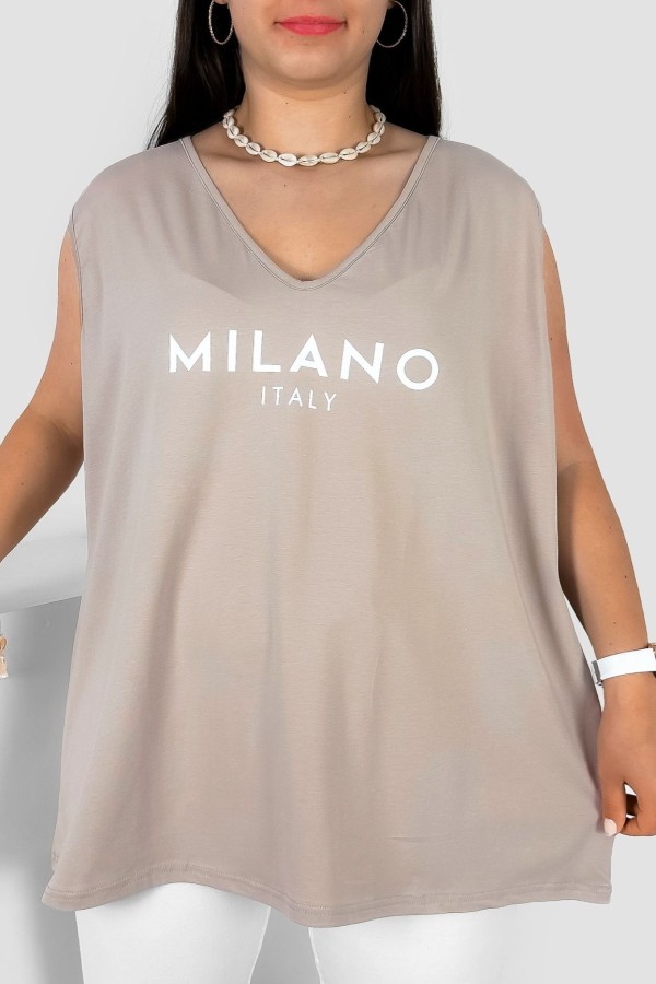 Bluzka damska top plus size w kolorze beżowym dekolt v neck print milano