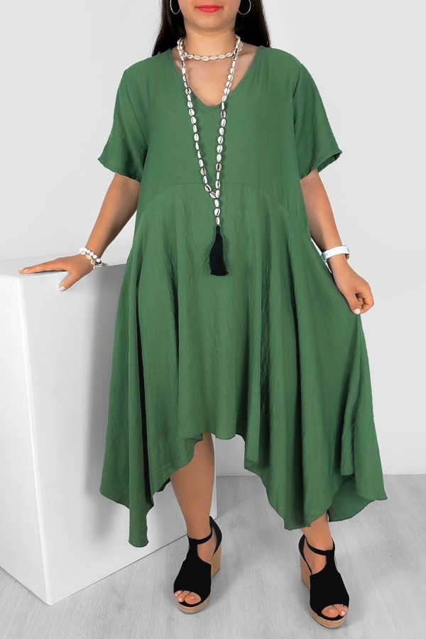 Asymetryczna sukienka plus size w kolorze khaki długie boki dekolt v-neck Megan