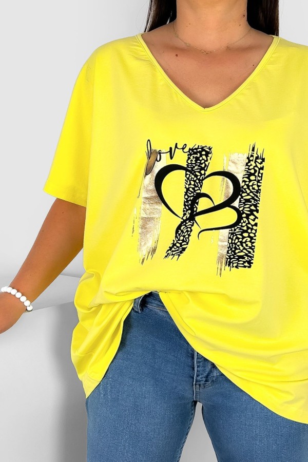 Bluzka damska T-shirt plus size w kolorze żółtym złoty nadruk panterka serduszka 1