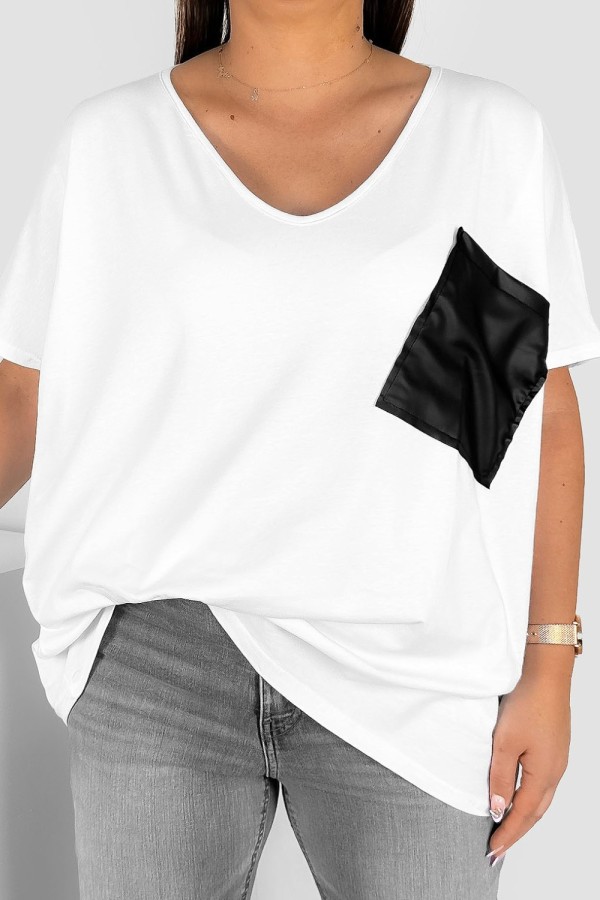 T-shirt damski plus size w kolorze białym dekolt w serek V-neck skórzana kieszeń
