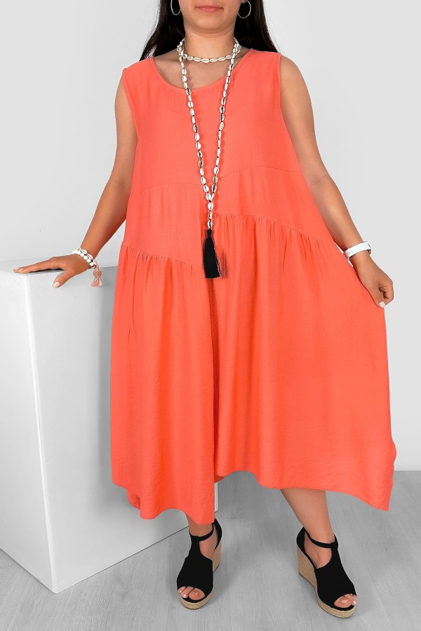 Asymetryczna sukienka plus size w kolorze brzoskwiniowym ozdobne przeszycia kieszenie Brenda
