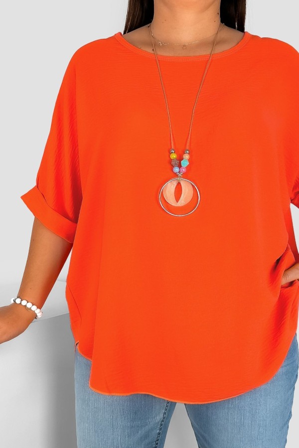 Lekka bluzka plus size w kolorze ciemnopomarańczowym oversize z naszyjnikiem Stella 1