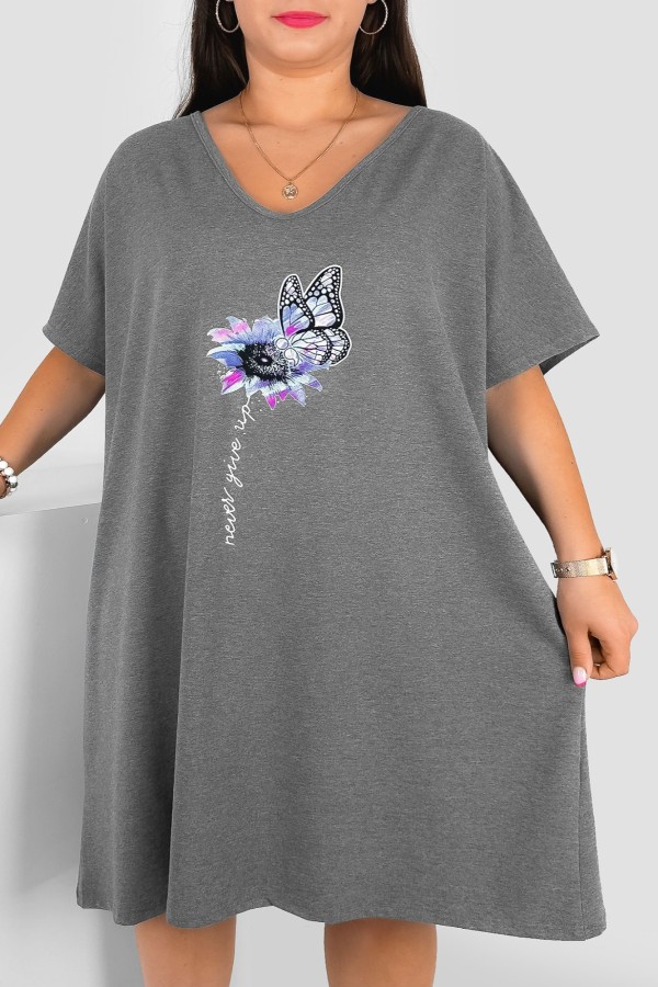 Bawełniana trapezowa sukienka plus size w kolorze grafitowego melanżu kwiat z motylem Matylda