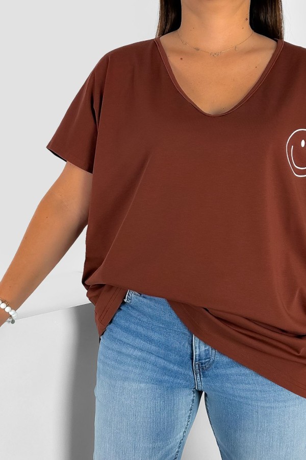 Bluzka damska T-shirt plus size w kolorze brązowym nadruk buźka uśmiech 1