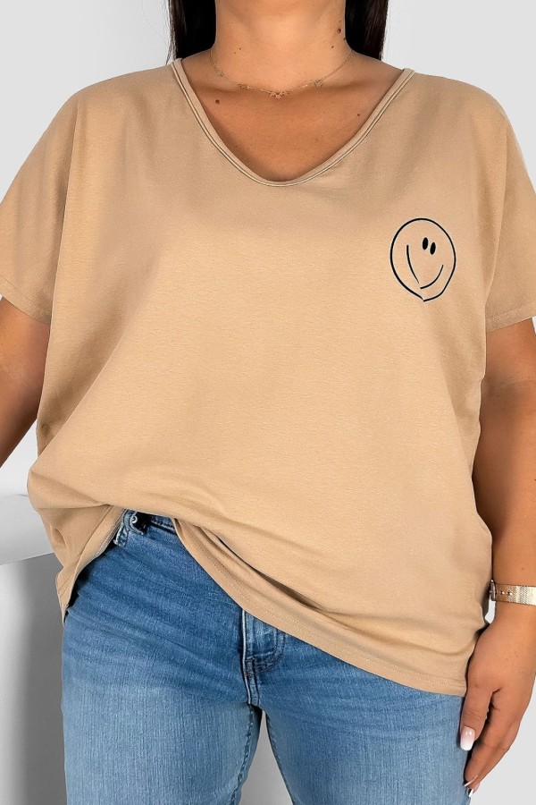 Bluzka damska T-shirt plus size w kolorze beżowym nadruk buźka uśmiech
