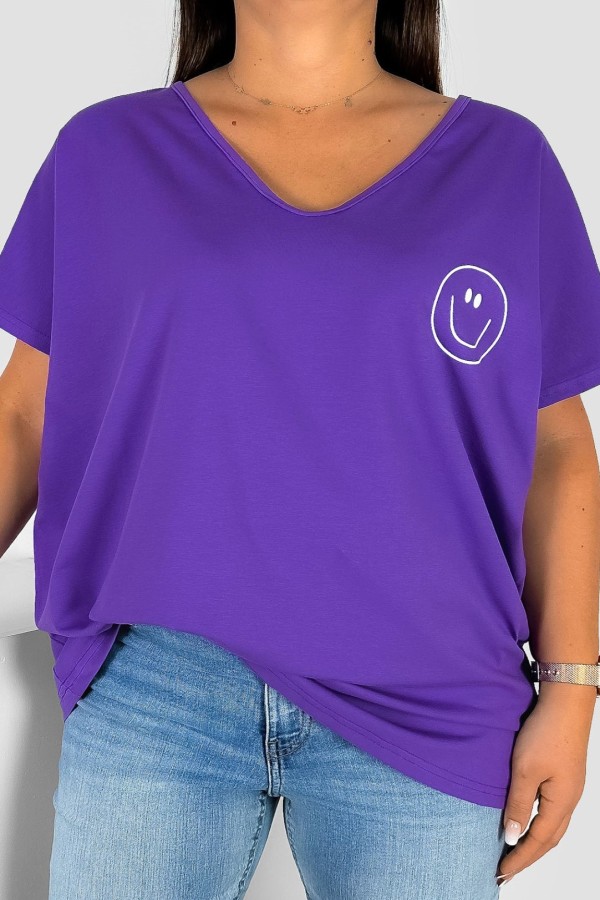 Bluzka damska T-shirt plus size w kolorze jagodowym nadruk buźka uśmiech