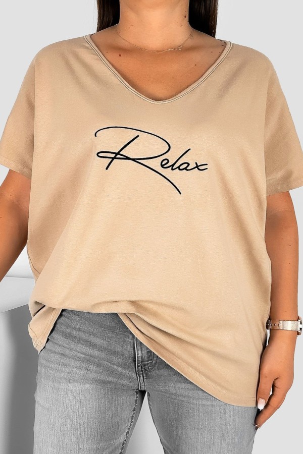 Bluzka damska T-shirt plus size w kolorze beżowym nadruk napis Relax