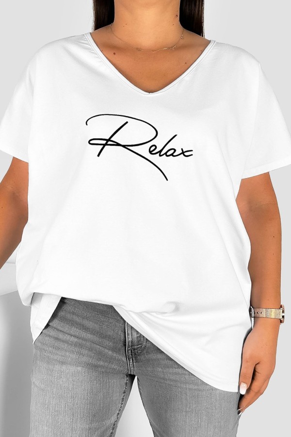Bluzka damska T-shirt plus size w kolorze białym nadruk napis Relax