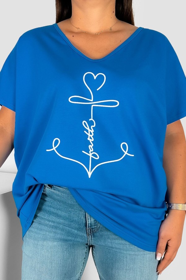 Bluzka damska T-shirt plus size w kolorze niebieskim nadruk kotwica faith