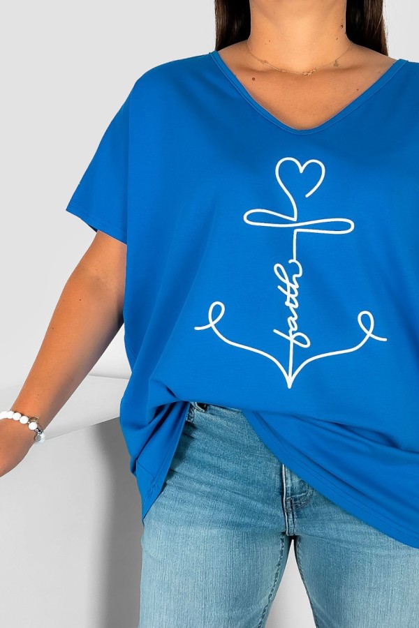 Bluzka damska T-shirt plus size w kolorze niebieskim nadruk kotwica faith 1