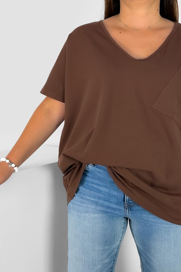Bluzka damska T-shirt plus size w kolorze brązowym kieszeń 1