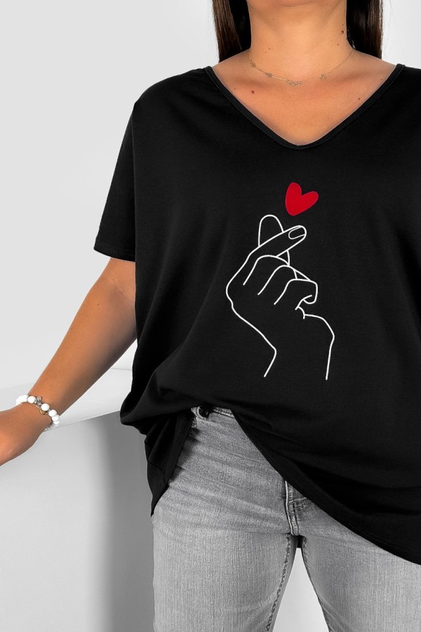 Bluzka damska T-shirt plus size w kolorze czarnym nadruk dłoń hand 1