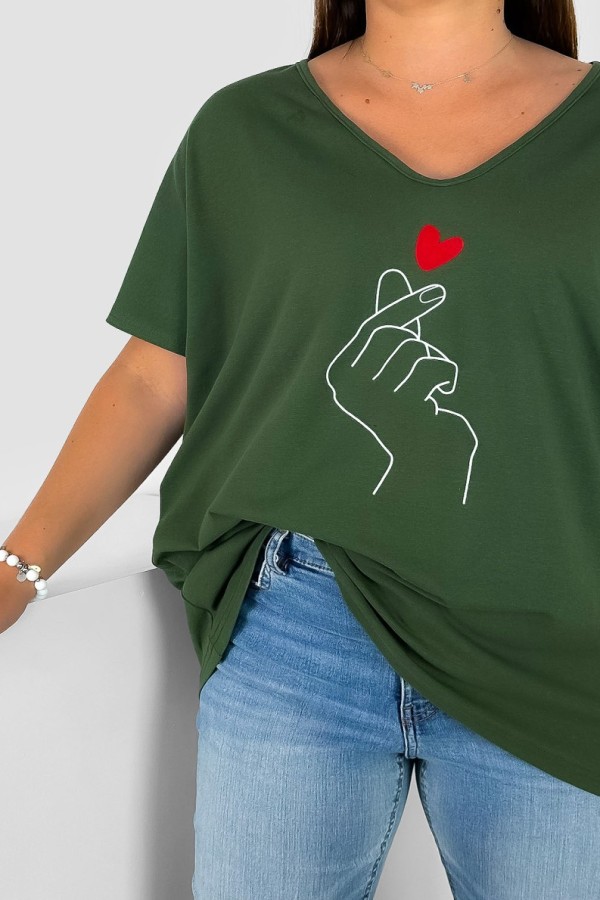 Bluzka damska T-shirt plus size w kolorze khaki nadruk dłoń hand 1
