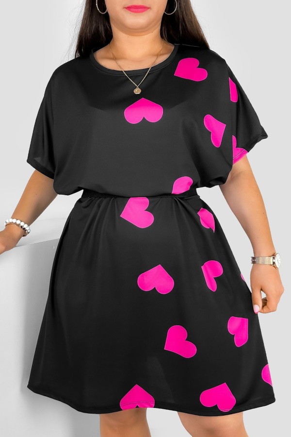 Sukienka damska plus size nietoperz multikolor wzór różowe serduszka na boku Helia