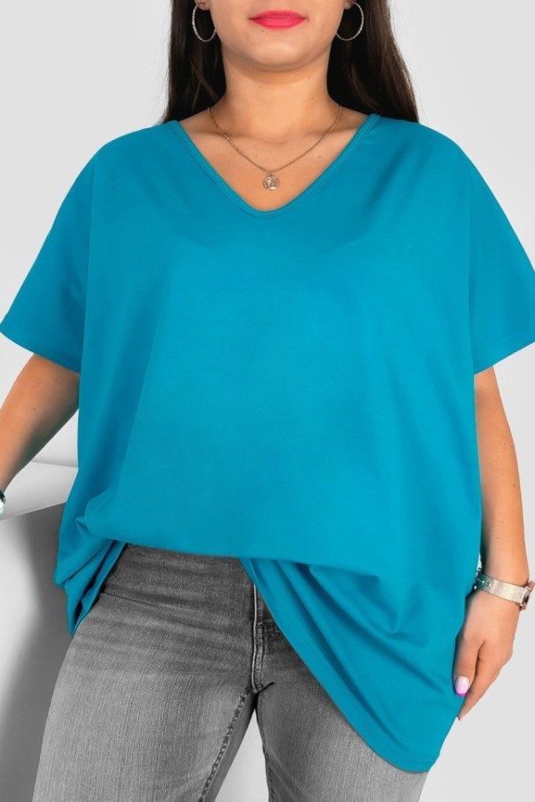 Bluzka damska T-shirt plus size w kolorze turkusowym dekolt w serek