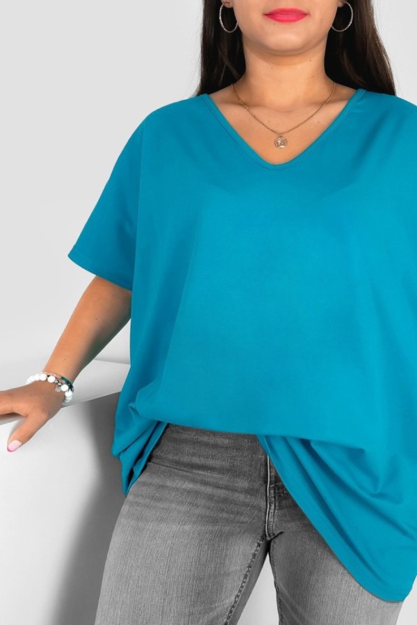 Bluzka damska T-shirt plus size w kolorze turkusowym dekolt w serek 1