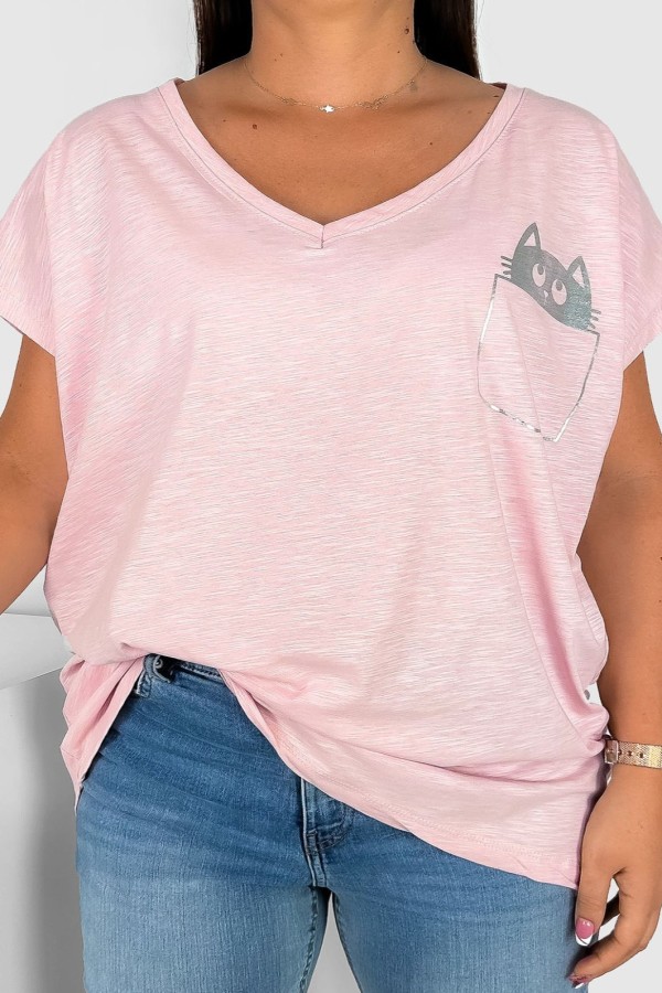 T-shirt damski plus size nietoperz dekolt w serek V-neck pudrowy melanż kieszeń kotek