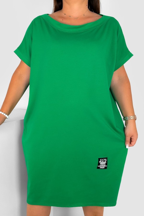 Sukienka plus size w kolorze zielonym z krótkim rękawem naszywka Bonita